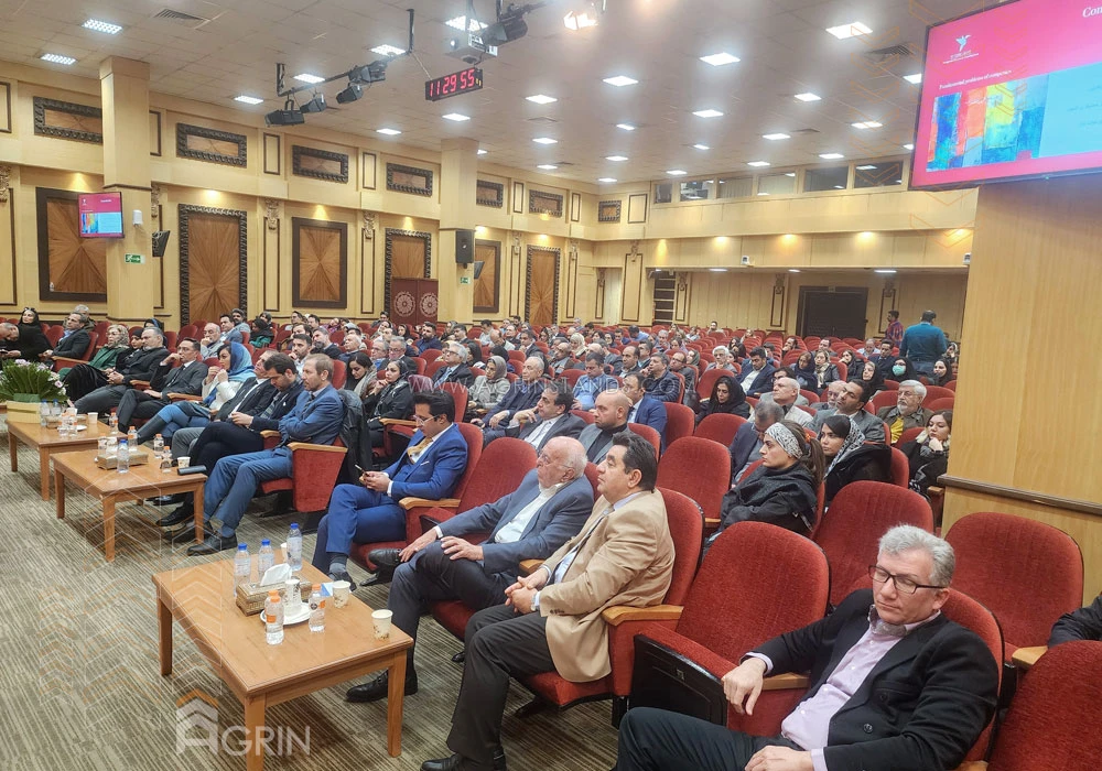 سمینار مسیرهای توسعه آینده تجارت ایران در دهکده جهانی آذر 1403